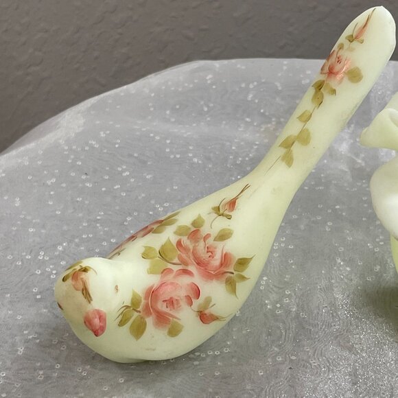 Fenton Yellow Uranium Custard Glass Bowl & 2 Doves ~Hand Painted & Signed - Picture 4 of 13